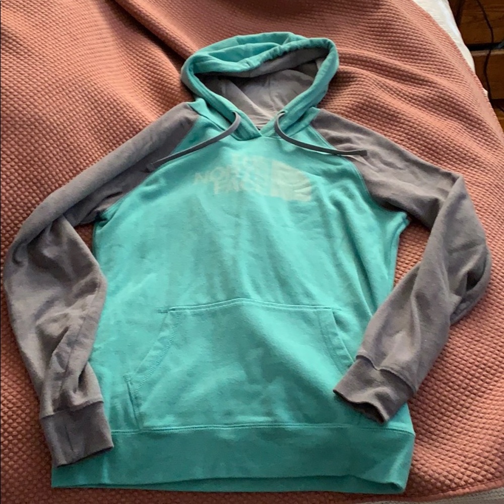 NorthFace Hoodie 🧗🏻‍♂️